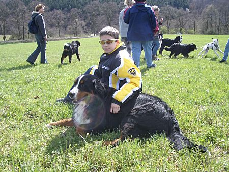 Foto: Jan mit Berner Sennenh�ndin Ginja