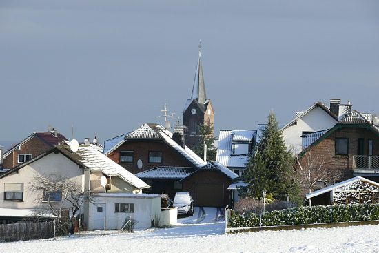 Kirchheim mit Kirche St. Martinus, Euskirchen-Kirchheim, Naherholungsgebiet Steinbachtalsperre