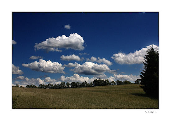 Blauer Himmel mit Wolken