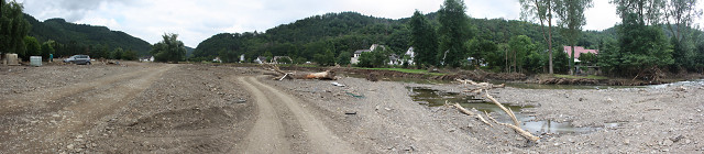Schutt und Geröll, soweit man blicken kann.